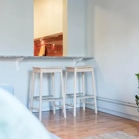 Fall In With Bcn In The Location Apartment